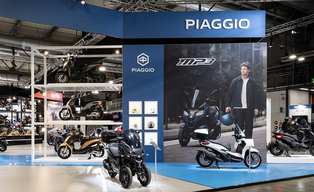 Stand de Piaggio en EICMA, el salon de la moto de Milan (foto: MotorideSA, CC BY-SA 4.0, Wikimedia Commons)