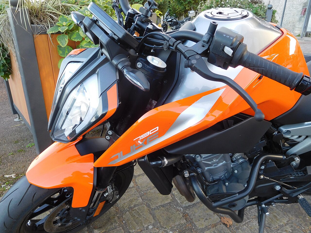 KTM 790 Duke (foto: Cjp24, CC BY-SA 4.0, Wikimedia Commons)