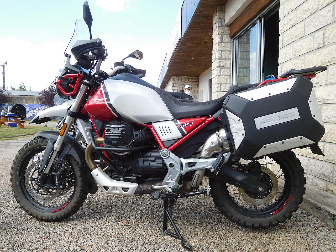 Moto Guzzi V85 TT (foto: Cjp24, CC BY-SA 4.0, Wikimedia Commons)