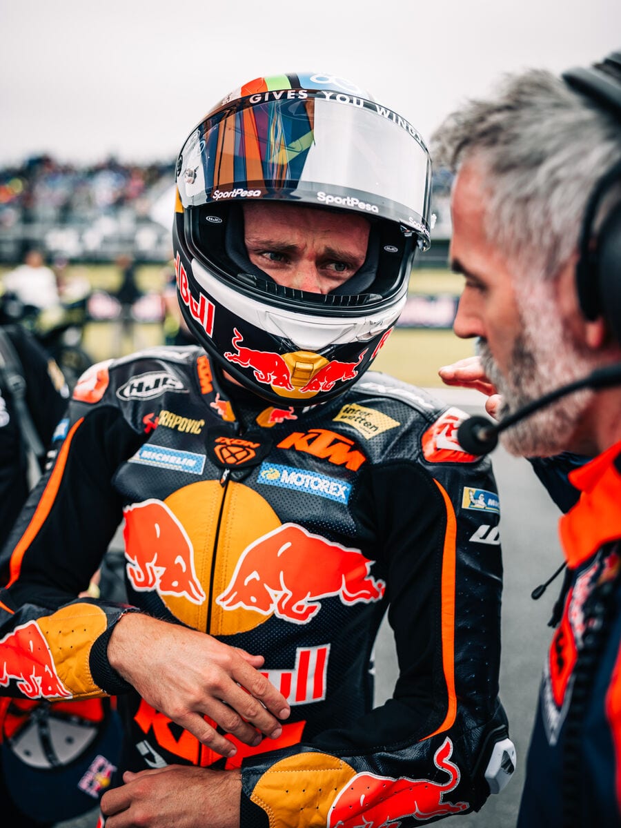 Brad Binder con la KTM RC16 en el circuito de Phillip Island durante el sábado del GP de Australia 2026