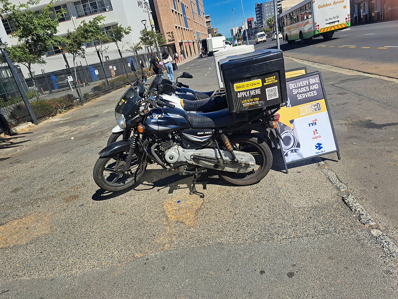 Bajaj Boxer BM 150, una de las motos de mayor venta en Colombia (foto: Axxter99, CC BY-SA 4.0, Wikimedia Commons)