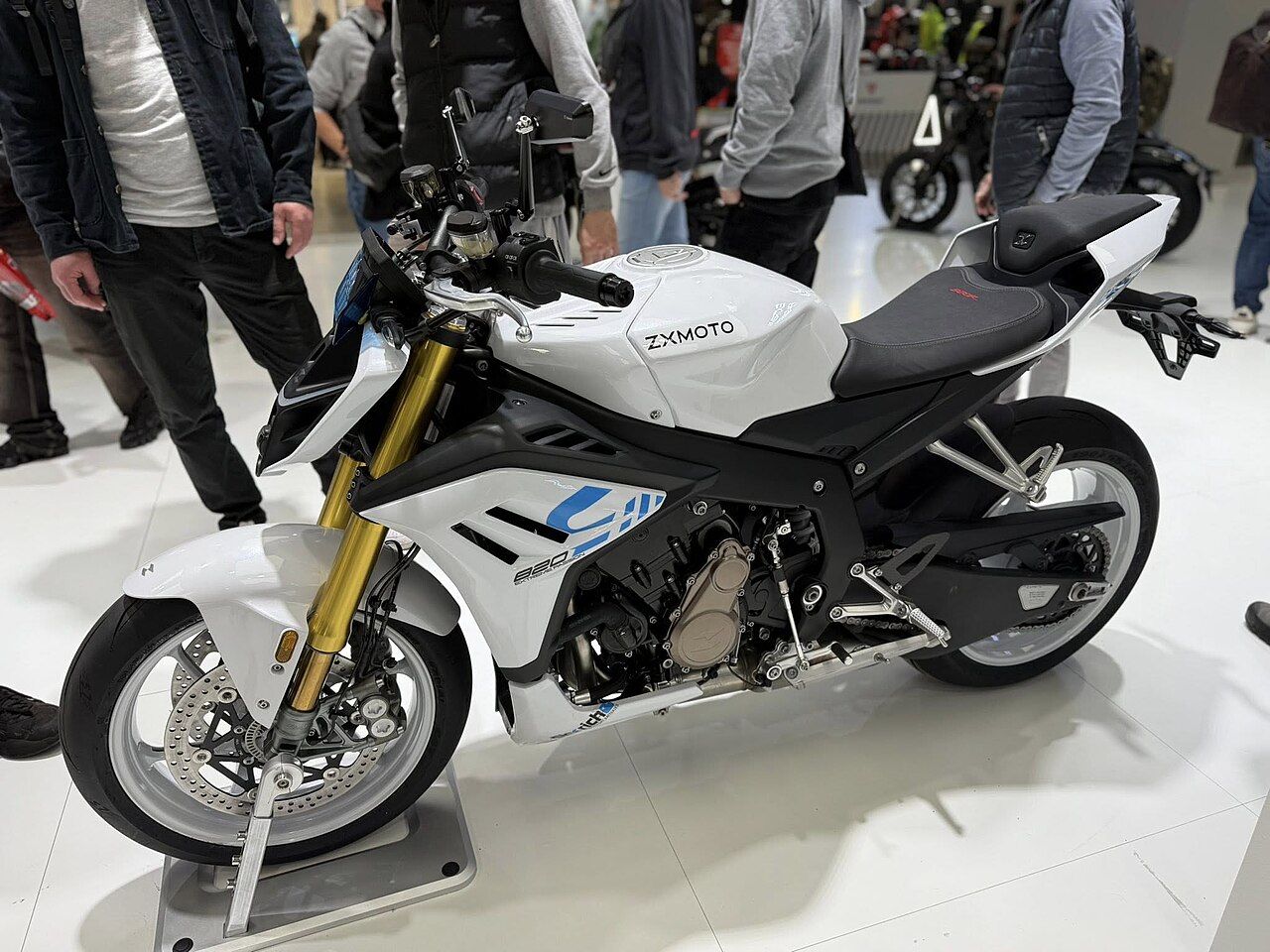 ZXMoto 820R (foto: MotorideSA, CC BY-SA 4.0, Wikimedia Commons)